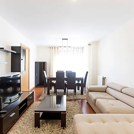2br Flat By Metro W/ Free Parking By Lovelystay *