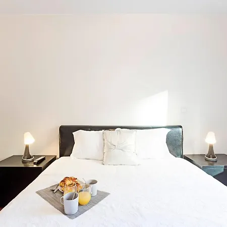 Apartment 2br Flat By Metro W/ Free Parking By Lovelystay *