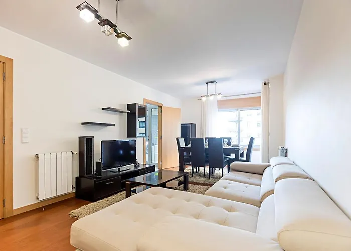 2br Flat By Metro W/ Free Parking By Lovelystay Apartment Vila Nova de Gaia