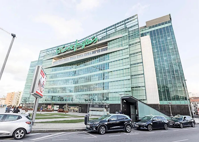 2br Flat By Metro W/ Free Parking By Lovelystay *