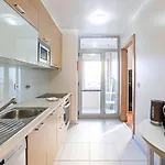 Апартаменты 2br Flat By Metro W/ Free Parking By Lovelystay