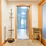 Апартаменты 2br Flat By Metro W/ Free Parking By Lovelystay *