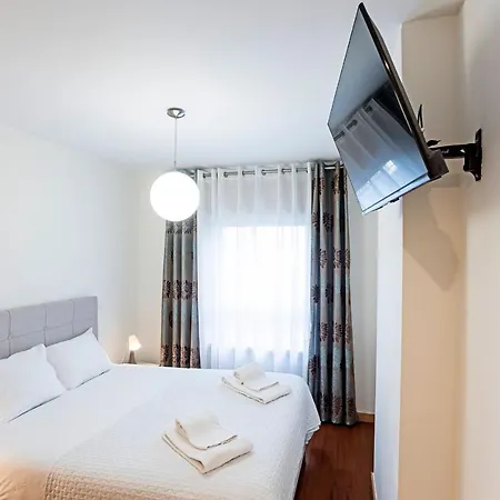 2br Flat By Metro W/ Free Parking By Lovelystay شقة فيلا نوفا دي غايا