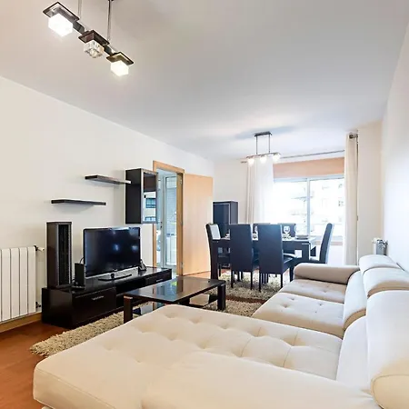 2br Flat By Metro W/ Free Parking By Lovelystay Lejlighed Vila Nova de Gaia