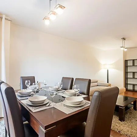 2br Flat By Metro W/ Free Parking By Lovelystay Apartment *