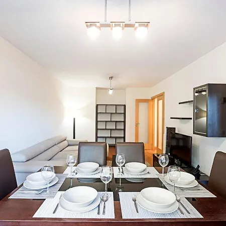 2br Flat By Metro W/ Free Parking By Lovelystay ヴィラ・ノヴァ・デ・ガイア
