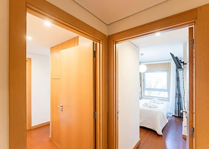 Apartament 2br Flat By Metro W/ Free Parking By Lovelystay