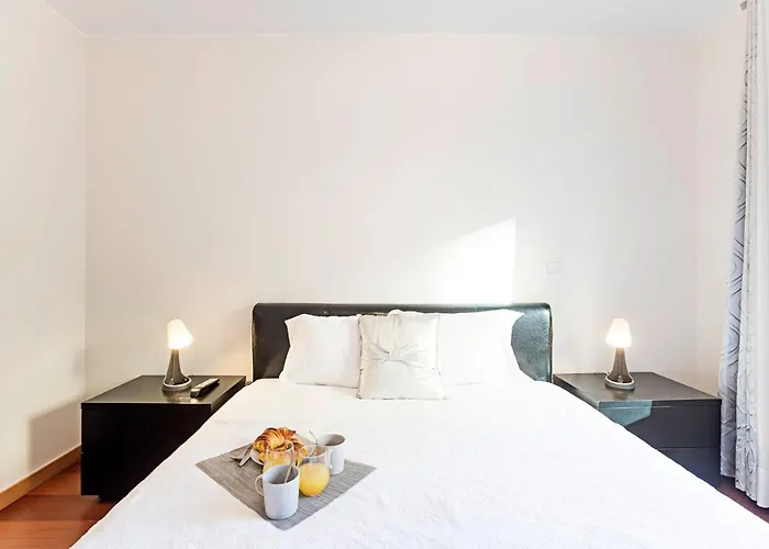 Apartament 2br Flat By Metro W/ Free Parking By Lovelystay *